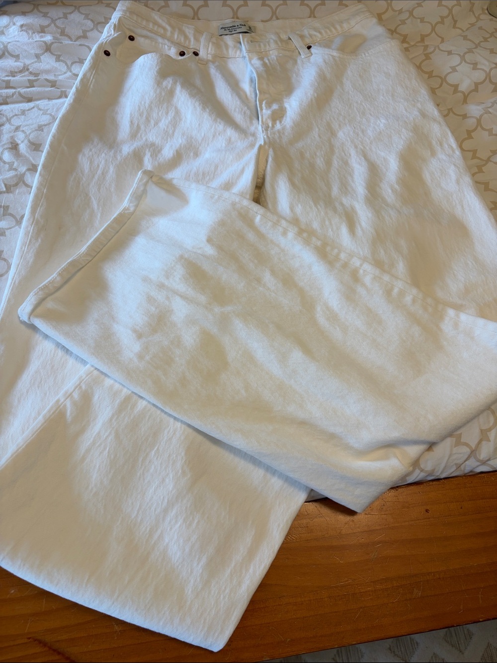 Abercrombie & Fitch White womens jeans size 30 long